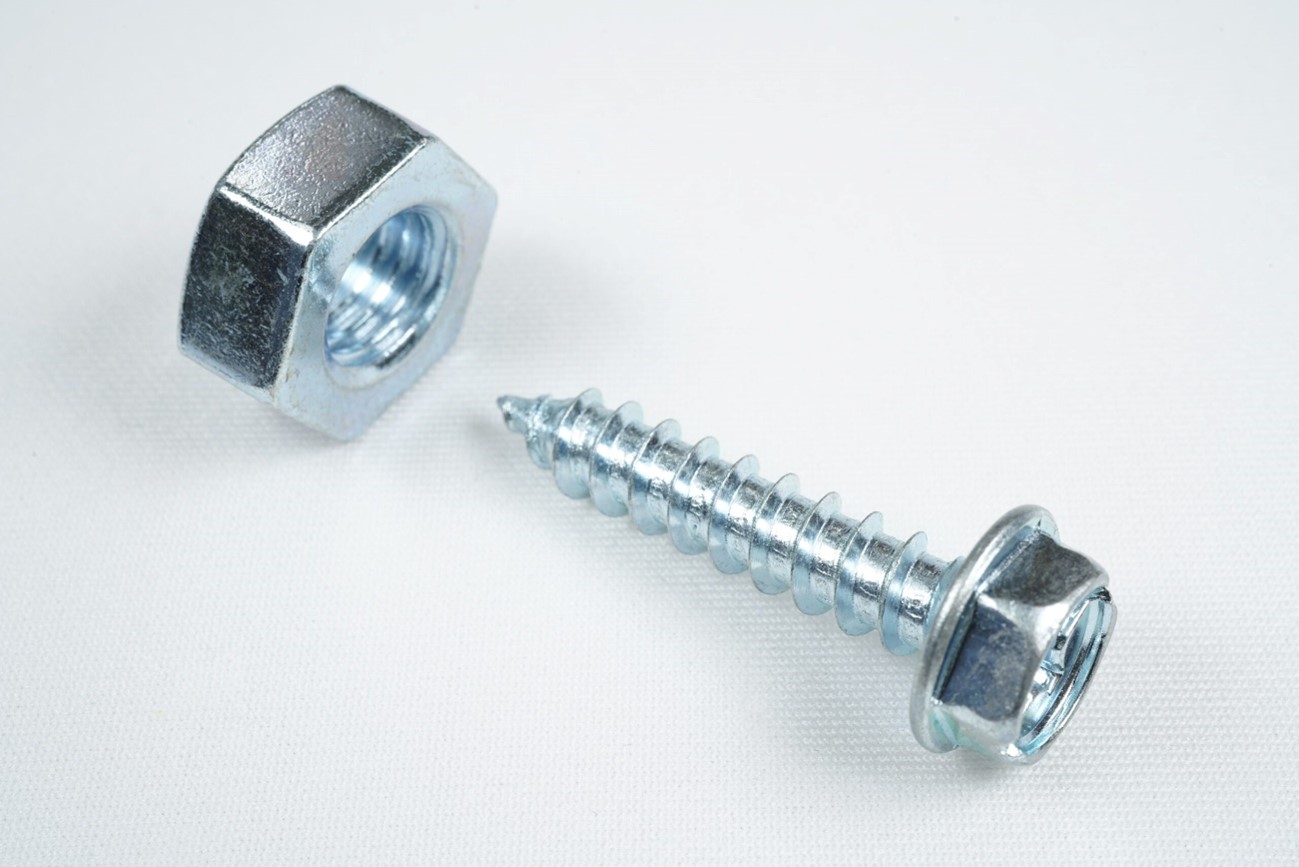Guide to Thread Cutting with Processing Programs